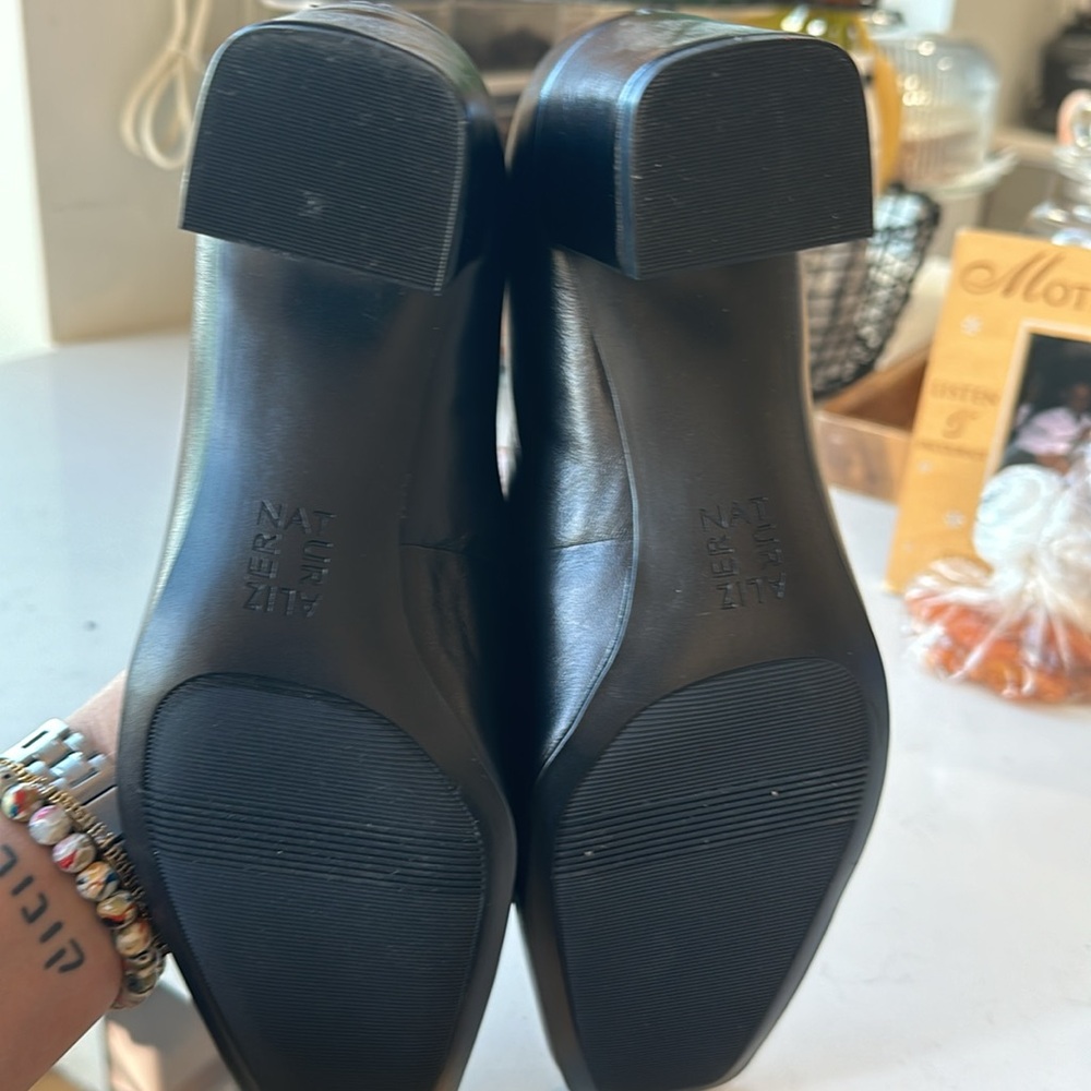 Naturalizer Heels - Picture 4 of 4